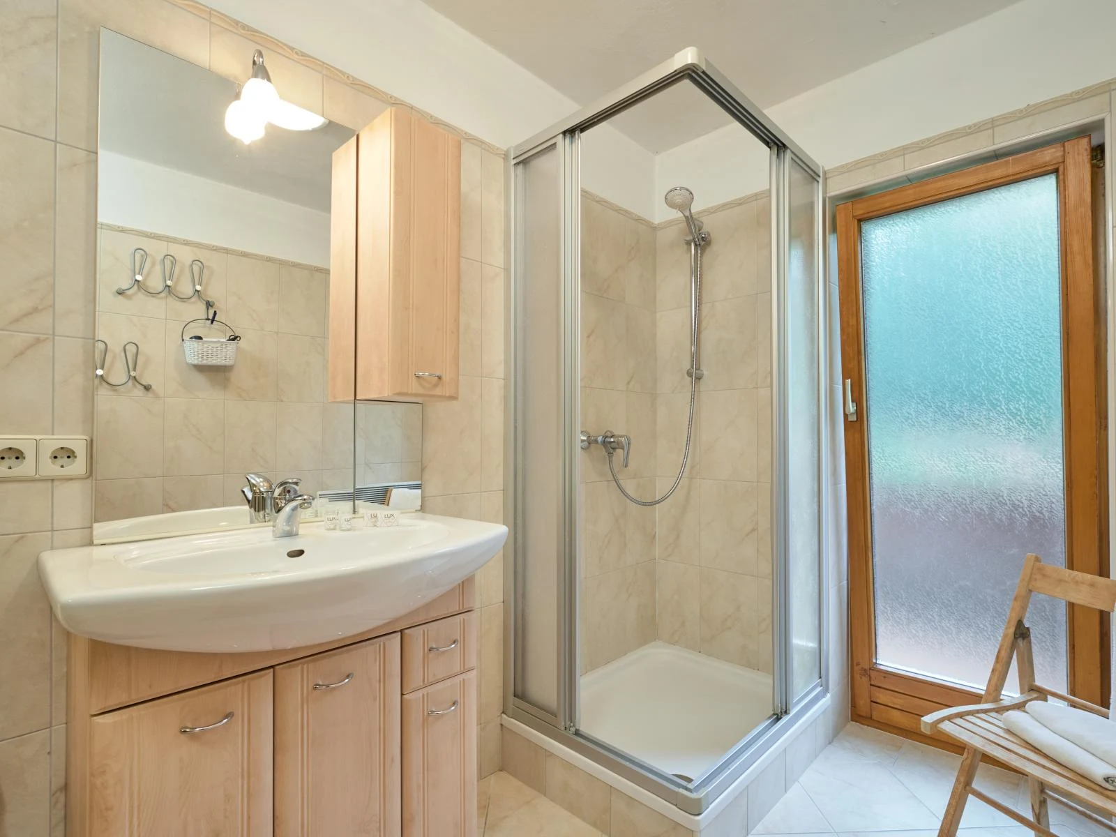 Badkamer met douche
